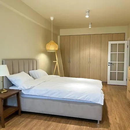 2 Bedroom On Ismail Corner Stefan Cel Mare, New Apartment, Center! Кишинёв