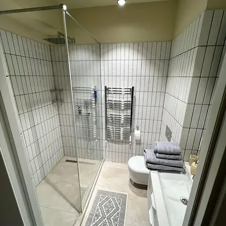 2 Bedroom On Ismail Corner Stefan Cel Mare, New Apartment, Center! * Кишинёв